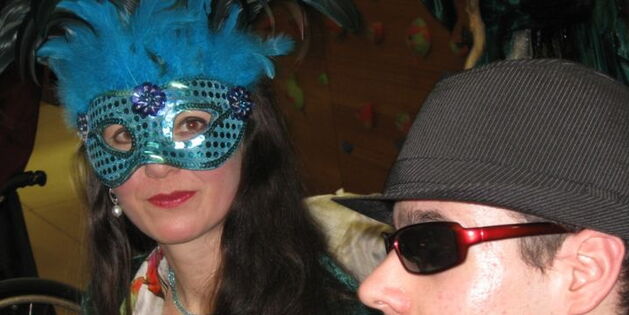 Benjamin Bluesbrother mit Paradiesvogel beim Invalidengschnas 2011.