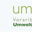 Das Logo der Vorarlberger Umweltwoche. Neben dem Schriftzug "Umwelt" und "Vorarlberger Umweltwoche 2010" zeigen drei schmale aufrechtstehende Bilder grüne Blätter, blaues Wasser und braune Erde.