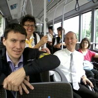 Die MobilbegleiterInnen auf Probefahrt im Bus. Links im Bild Reizobmann Daniel Kolb.