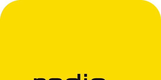 Das Logo des Radiosenders FM4. Sattgelber Hintergrund mit dem schwarzen Schriftzug radio FM4.