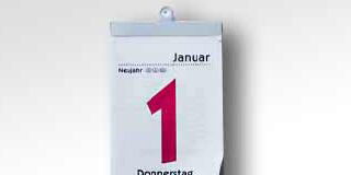 Symbolfoto ein Abrisskalender mit Datum Donnerstag 1. Januar.