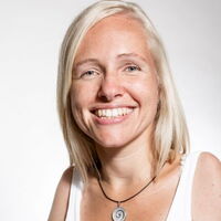 Foto: Marcel Mayer. Sabrina Nitz lacht fröhlich strahlend in die Kamera. Ein Glück!
